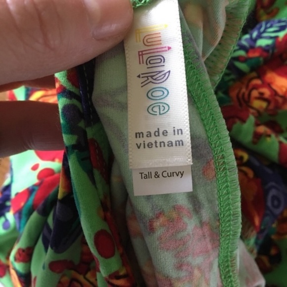 LuLaRoe Tall and Curvy Legging Bundle (3 pair) - Picture 4 of 13